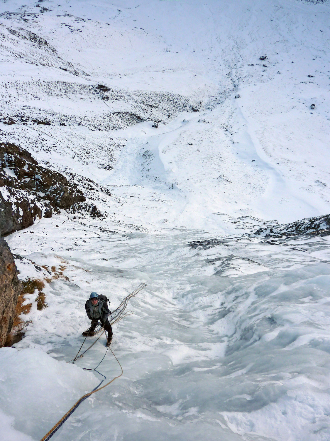 Mounherran - Pointe 2718m - Face Est - Vue plongeante sur la 1ere cascade