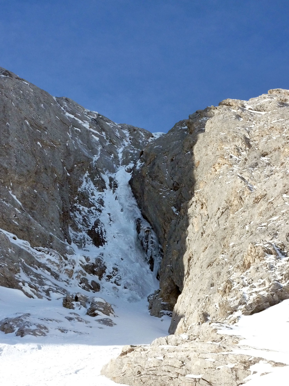 Mounherran - Pointe 2718m - Face Est - La goulotte intermédaire