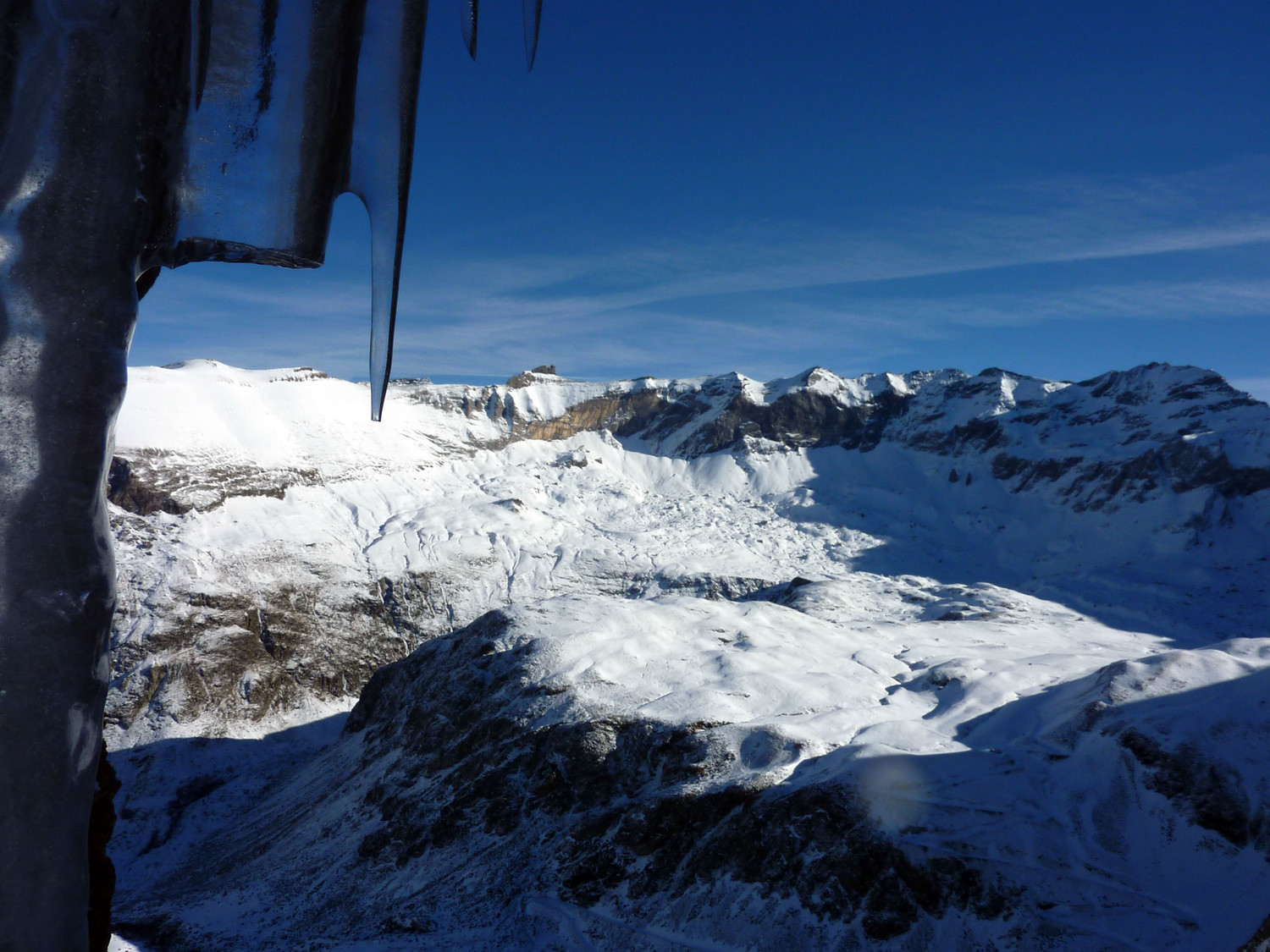 Mounherran - Pointe 2718m - Face Est - Vue originale sur le cirque de Troumouse