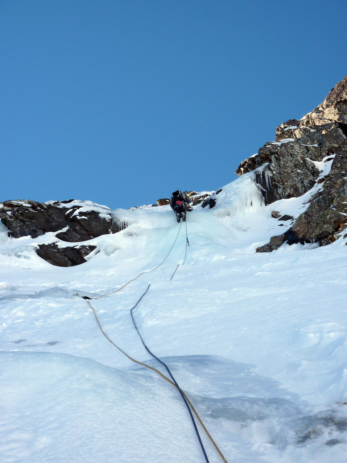 Mounherran - Pointe 2718m - Face Est - Le Corse dans le 4eme ressaut en glace