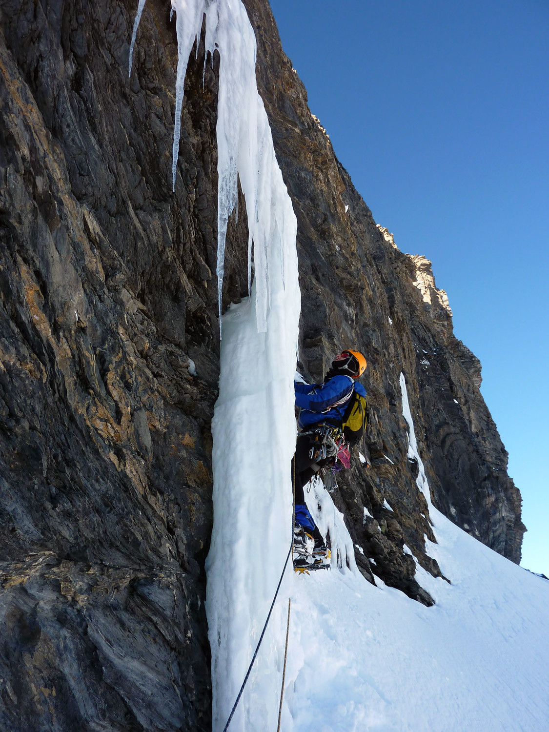 Mounherran - Pointe 2718m - Face Est - FMJ dans la dernière cascade