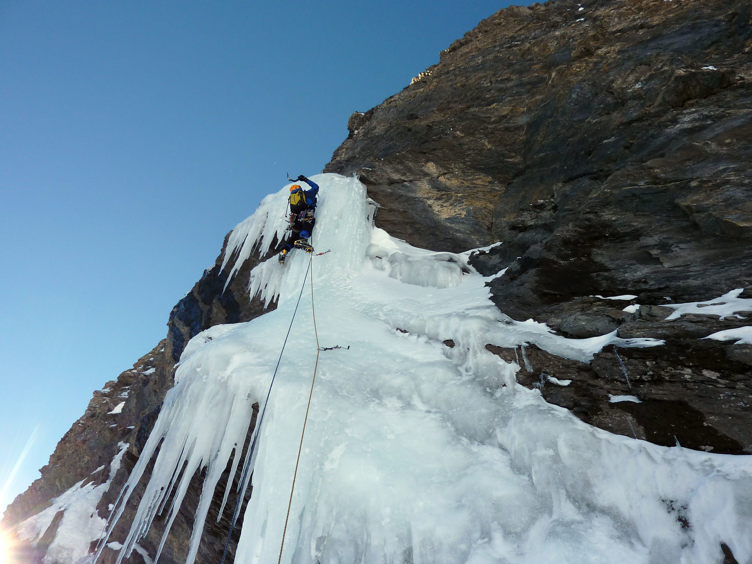 Mounherran - Pointe 2718m - Face Est - FMJ dans la dernière cascade