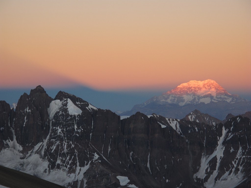 montée au Plata (lever du soleil sur l'Aconcagua)