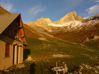 Rocher Rond et Tête de Plate Longue depuis la cabane du Fleyrard