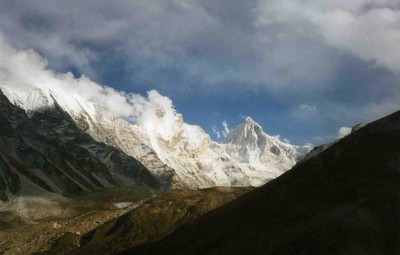 Thalay Sagar et Brigupanth (dans les nuages)