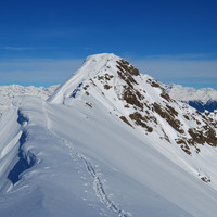 Il Monte Stavello di Pedesina 2416 m con la  breve cresta SW finale.