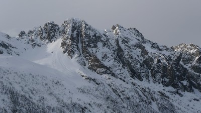 3 alpinistes dans le couloir N Oriental du Mouchillon