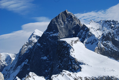 Il Pizzo Badile versante W dal Il Cantaccio 2797 m. Il Pizzo Badile versante W dal Il Cantaccio 2797 m.