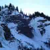 Cascades de plan désert à droites les noctambules