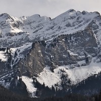 La face N du Roc d'Enfer depuis la Chèvrerie, le sommet W assez à droite.