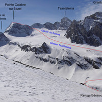 Pointe de Calabre/Bazel depuis le refuge Bénévolo (En bleu le départ  variante descente) 