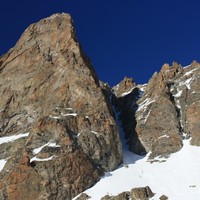 Vue générale du couloir S de la Grande Aiguille de la Bérarde, après la descente