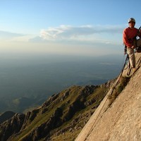 Rappel avec le frein au dessus de l'autobloquant, sur une daisy-chain