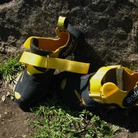 Chausson à velcro (Andrea Boldrini)