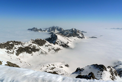 Mer de nuages depuis le sommet du Cambalès Mer de nuages depuis le sommet du Cambalès