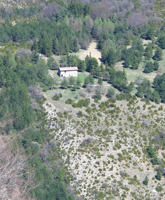 Le Jas de Madame vu de la route qui monte au Pas de la Graille Le Jas de Madame vu de la route qui monte au Pas de la Graille