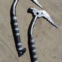 Piolets "faits-main" en scandium  par Jean