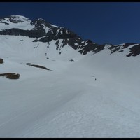 La face SSW en avril 2011: contournement des barres par le couloir de gauche