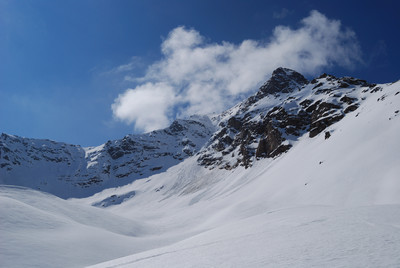 Il Piz de la Margna 3159 m nella conca del Murtairac.
