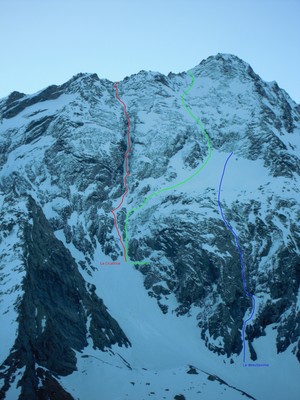 Tracé (indicatif) de voies de la face ouest du Grand Bec Tracé (indicatif) de voies de la face ouest du Grand Bec