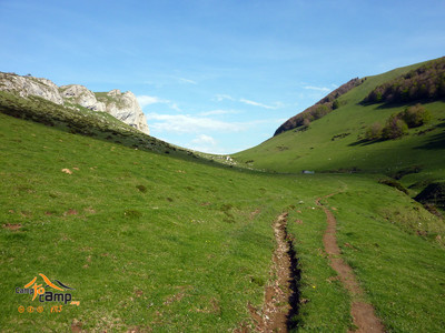 Casque du Lhéris - Faces SW et col du Lhéris depuis le vallon du Lhéris Casque du Lhéris - Faces SW et col du Lhéris depuis le vallon du Lhéris