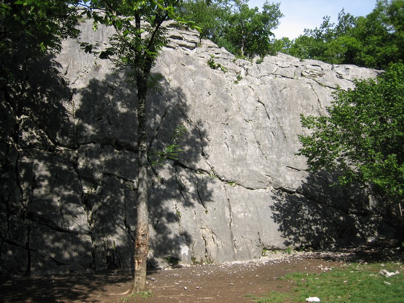 Le petit site d'escalade d'Angon