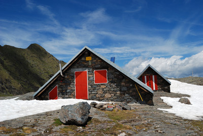 I rifugi Donati al Reguzzo 2504 m I rifugi Donati al Reguzzo 2504 m