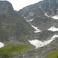 Gros plan sur le couloir NW aboutissant au col 2846m (point bas de l'arête)
