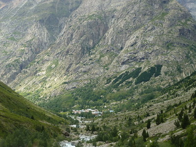 La berarde en descendant du refuge Temple-Ecrins