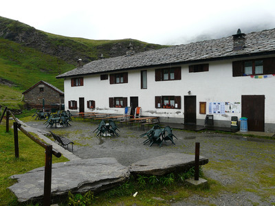 refuge Dondena (Vallée d'Aoste) refuge Dondena (Vallée d'Aoste)