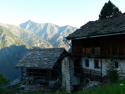 Peu avant Coumarial (val Gressoney) Peu avant Coumarial (val Gressoney)