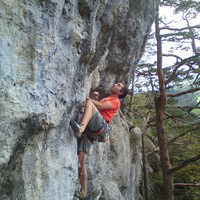 Dave dans Cortamadura, secteur Panorama, Plagne, Suisse.