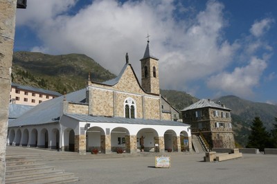 Sant'Anna di Vinadio - L'église du sanctuaire Sant'Anna di Vinadio - L'église du sanctuaire