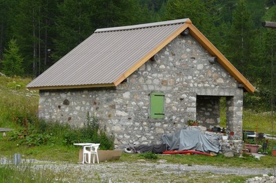 Isola2000 - Le refuge CAF du Chastillon Isola2000 - Le refuge CAF du Chastillon