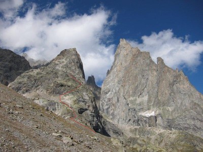 tracé du nouv. chemin d'accès au "névé incliné" tracé du nouv. chemin d'accès au "névé incliné"