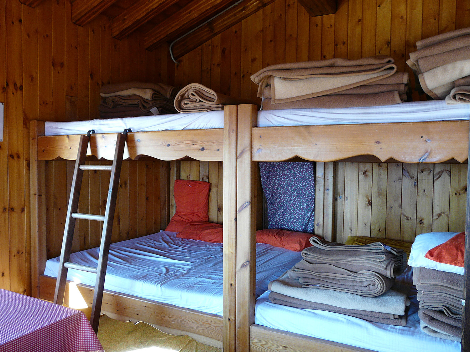 L'intérieur ce n'est plus un abri sommaire ou un bivouac