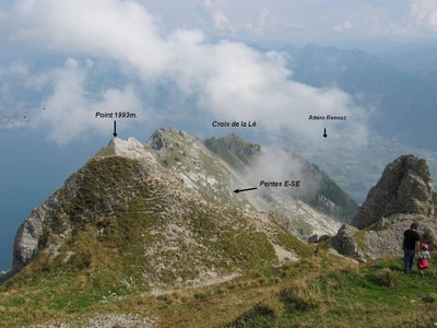 Vue vers le NE et Croix de la Lé Vue vers le NE et Croix de la Lé