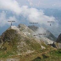 Vue vers le NE et Croix de la Lé