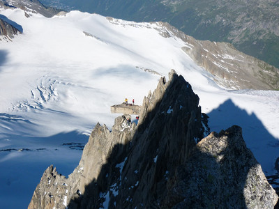 Grimpeurs "attablés" à l'Aiguille du Tour