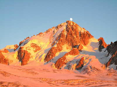 Coucher de soleil sur le chardonnet, avec en prime la lune