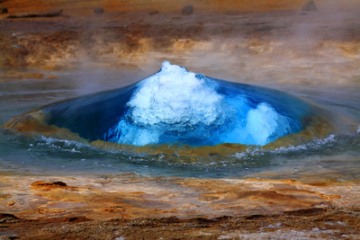 Geyser, quart de seconde avant explosion !