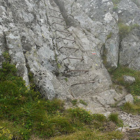 Echelle métallique pour passer ce ressaut avant le sommet du Puy du Rocher