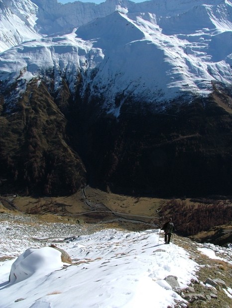 Sur la moraine du glacier de Gruettaz au dessus du val Ferret (Arnuva)