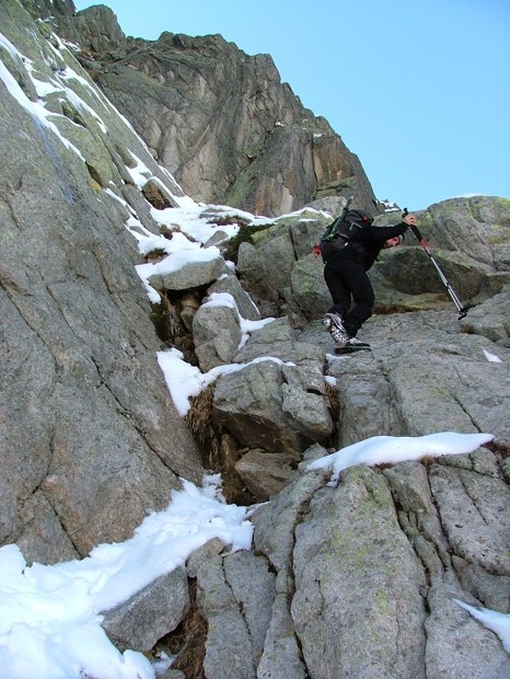 Descente du bivouac Comino, en versant Est, c'est style neige, glace et roc ...