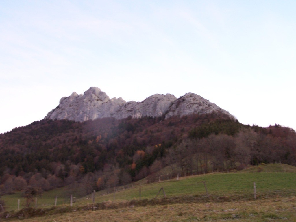 Roc des Boeufs vu de Mont Deriere