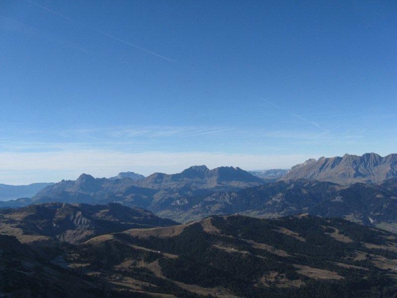 le mt charvin et même la tournette pas un gramme de neige