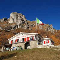 Il Rifugio Menaggio  a 1400 m