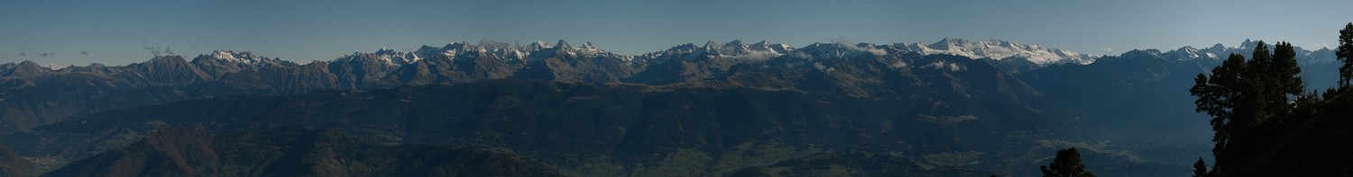 Pano des versants W de Belledonne vu du Pas de Montbrun