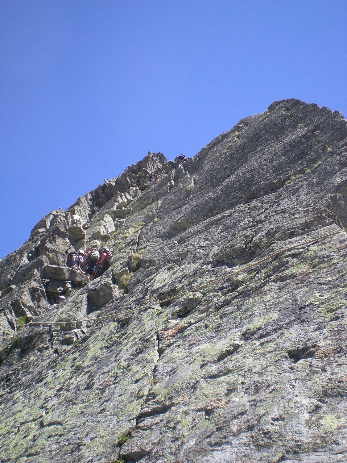 sur le versant gauche de la dent de fenestral