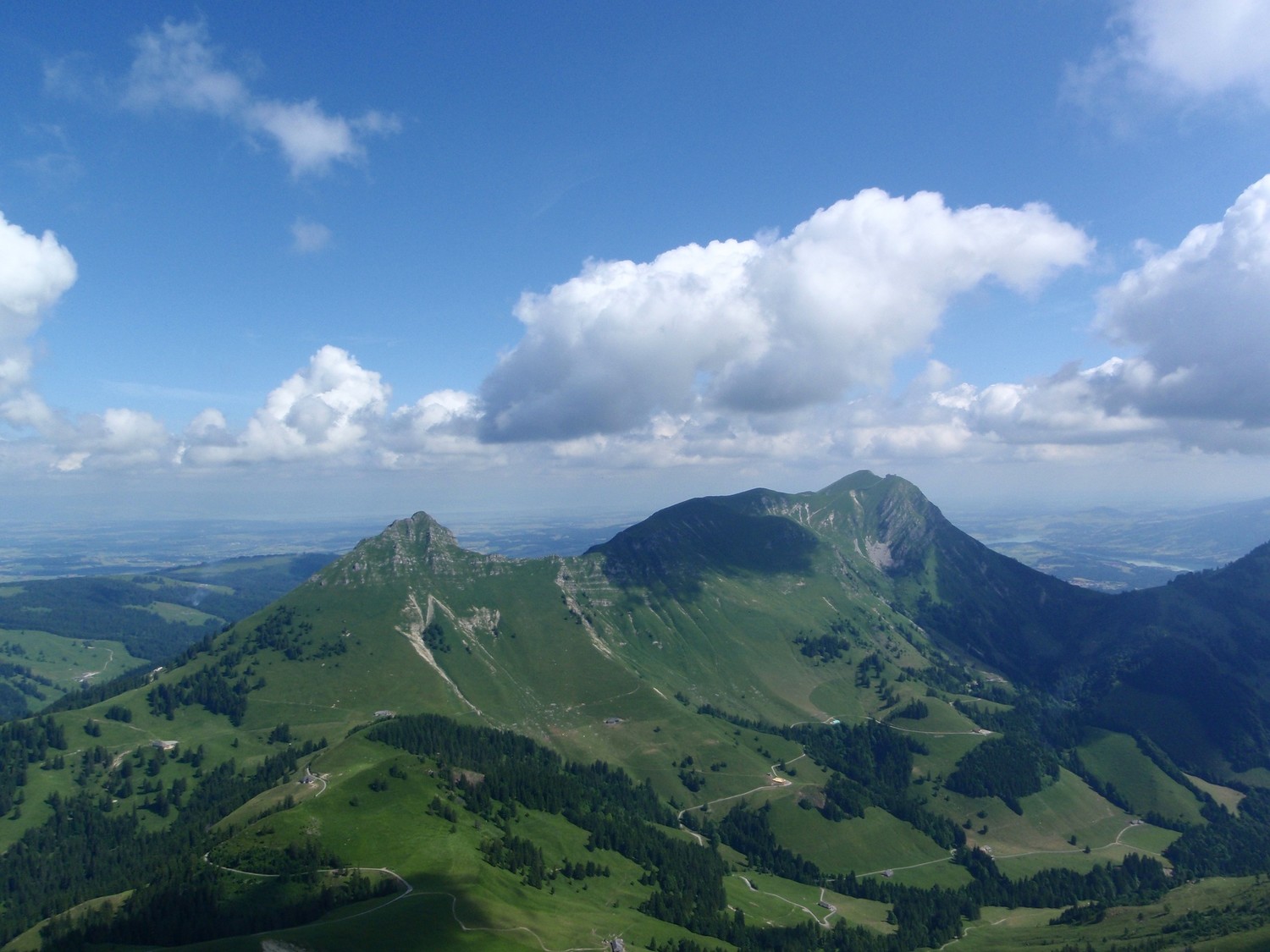 au sommet vue sur teysachaux et le moleson